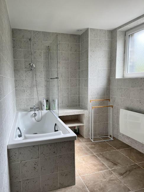 La Tour Cachee Bed and Breakfast Mortain-Bocage Buitenkant foto
